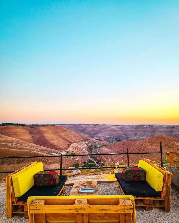 Hotel Wadi Al-Wala View Camp Madaba Esterno foto