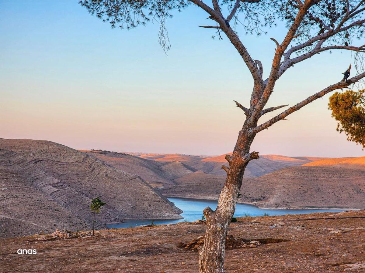 Hotel Wadi Al-Wala View Camp Madaba Esterno foto