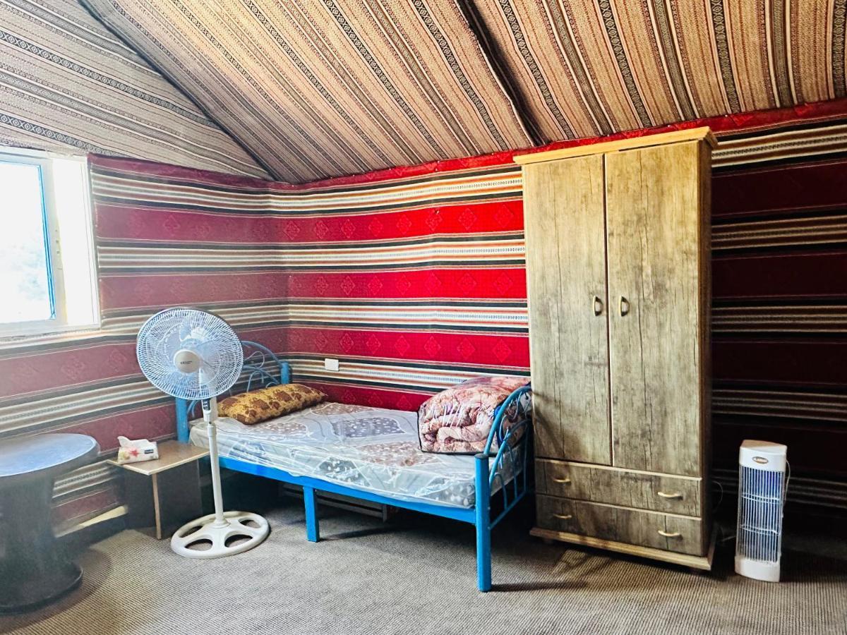 Hotel Wadi Al-Wala View Camp Madaba Esterno foto