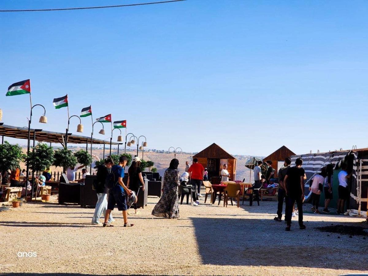 Hotel Wadi Al-Wala View Camp Madaba Esterno foto