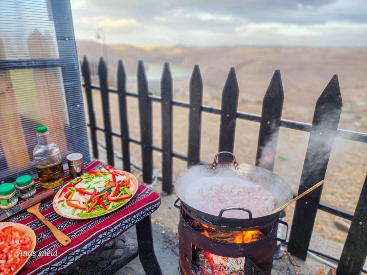 Hotel Wadi Al-Wala View Camp Madaba Esterno foto