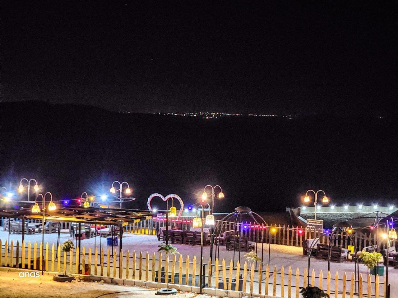 Hotel Wadi Al-Wala View Camp Madaba Esterno foto