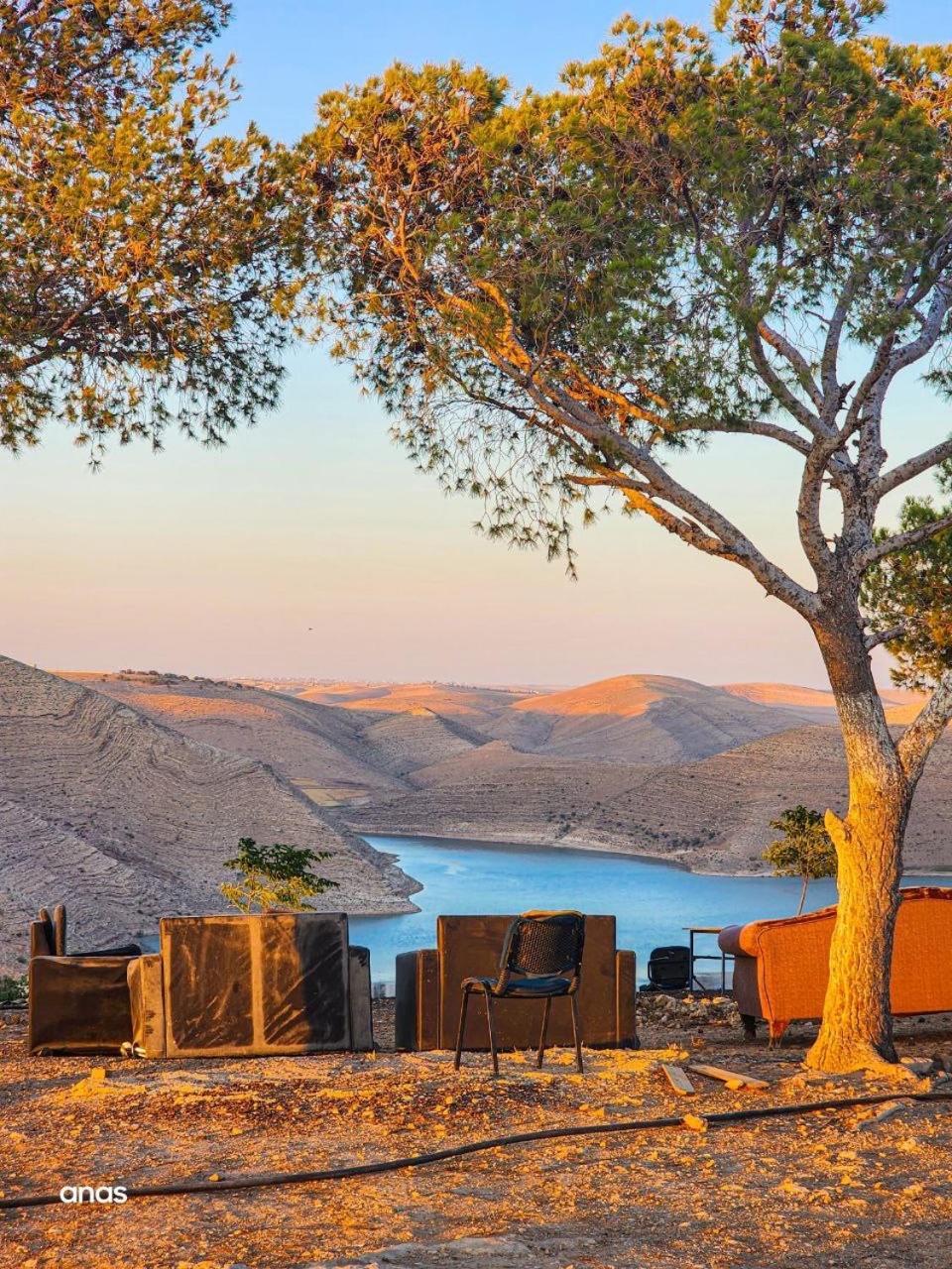Hotel Wadi Al-Wala View Camp Madaba Esterno foto